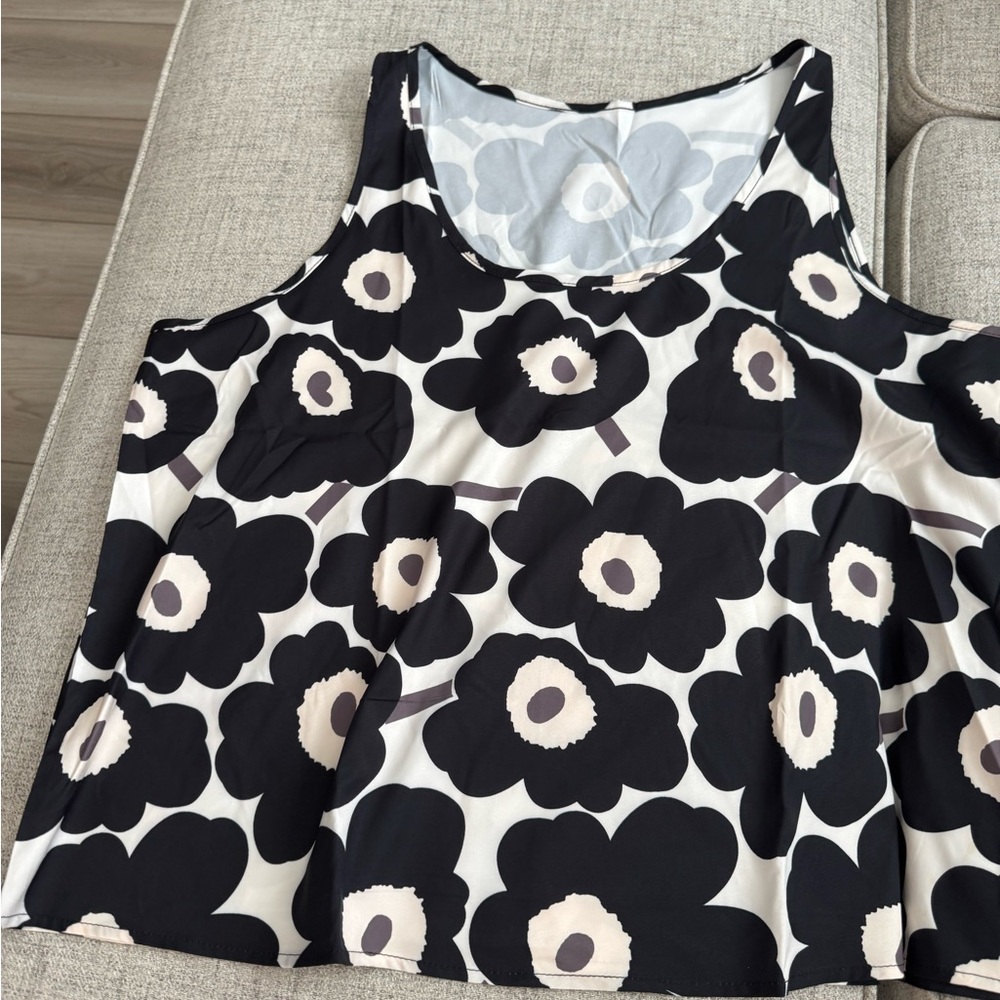 SHEIN Black and White Boxy Sleeveless Tank Top